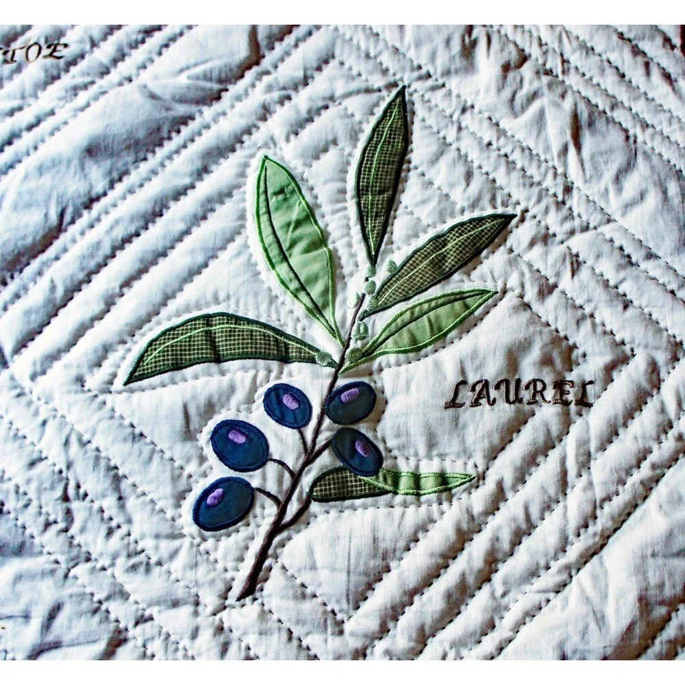 A Gorgeous Embroidered Christmas Evergreens Quilt with Mistletoe and Holly 60x50